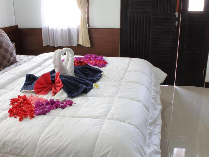 Dedy Beach Inn Kuta  Exterior photo
